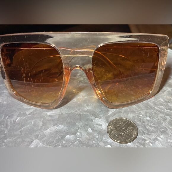🔥❤️🔥 2 Oversized Retro Pairs of Sunglasses Tinted Lenses Photos Included… - Picture 12 of 12